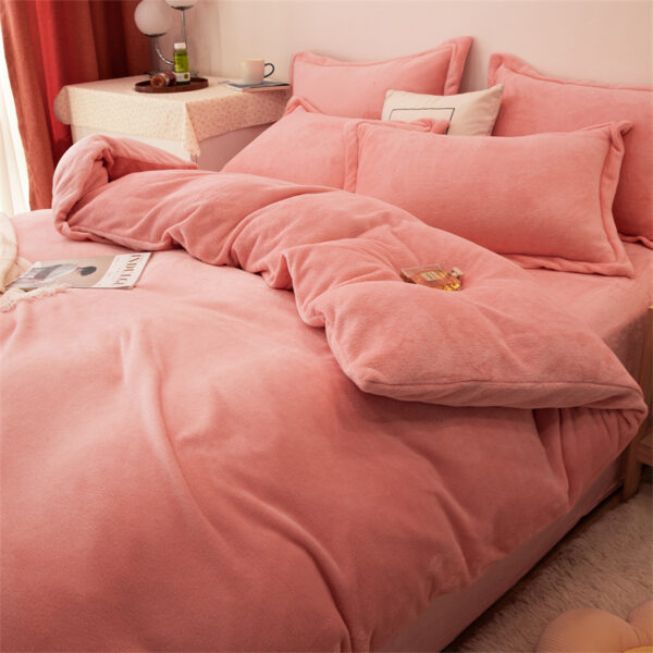 Four-piece Plush Double-sided Fleece Warm Yellow Duvet Cover - Image 7